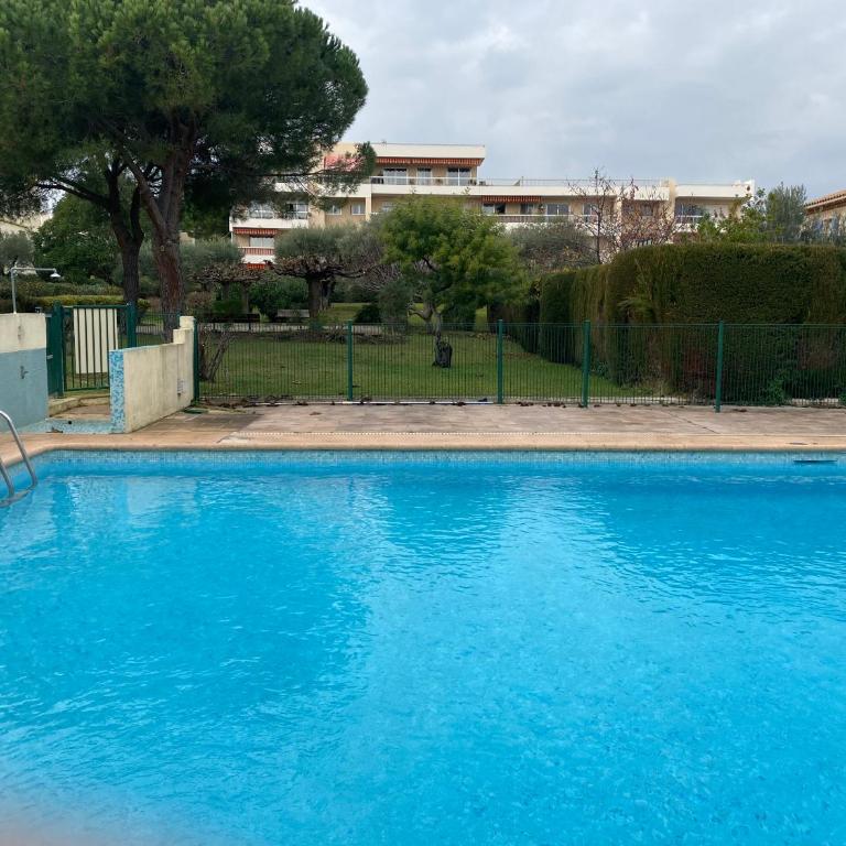 Beau studio proche mer, gare et commerces - Studio - 1