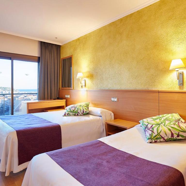 Hotel Samba - Habitación Doble con cama supletoria - 1 o 2 camas (3 adultos) - 4