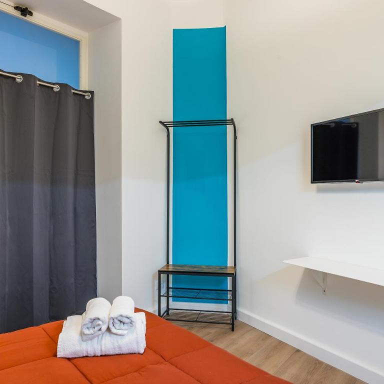 Lioy 25 by Napoliapartments - Camera Matrimoniale con Bagno Privato - 11