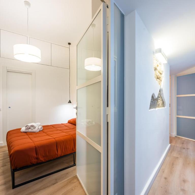 Lioy 25 by Napoliapartments - Camera Matrimoniale con Bagno Privato - 13