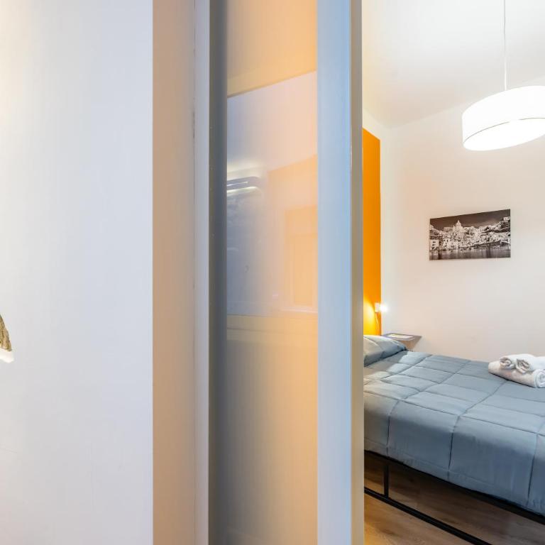 Lioy 25 by Napoliapartments - Camera Matrimoniale con Bagno Privato - 7