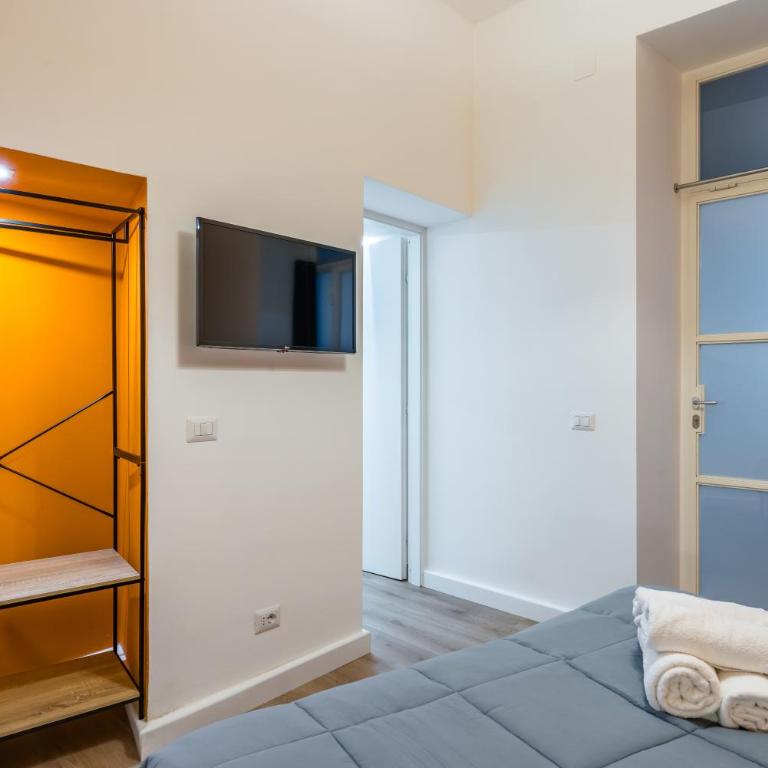 Lioy 25 by Napoliapartments - Camera Matrimoniale con Bagno Privato - 6