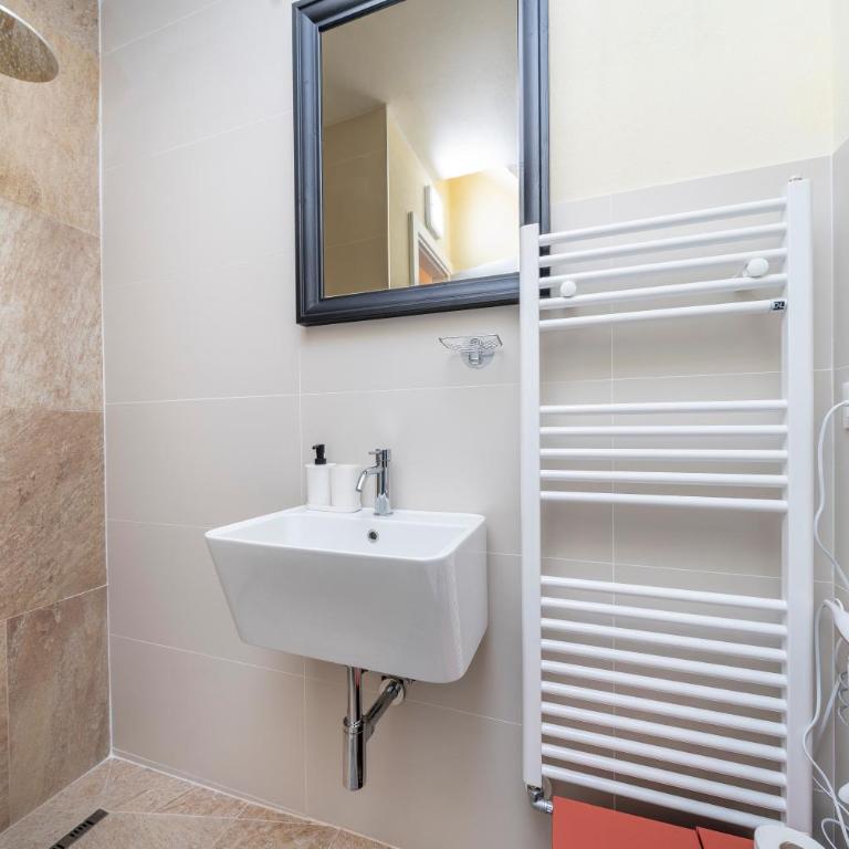 Chic Retreat - Appartamento con 2 Camere da Letto - 12
