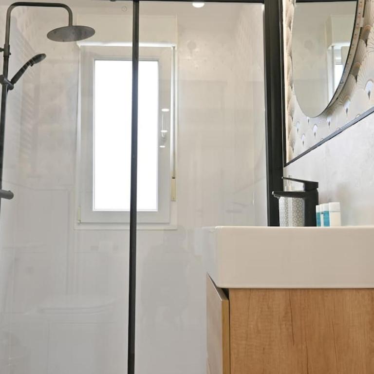 For You Rentals Amplia Casa temporal Madrid de 3 Dormitorios M VIL45 - Apartment - 45