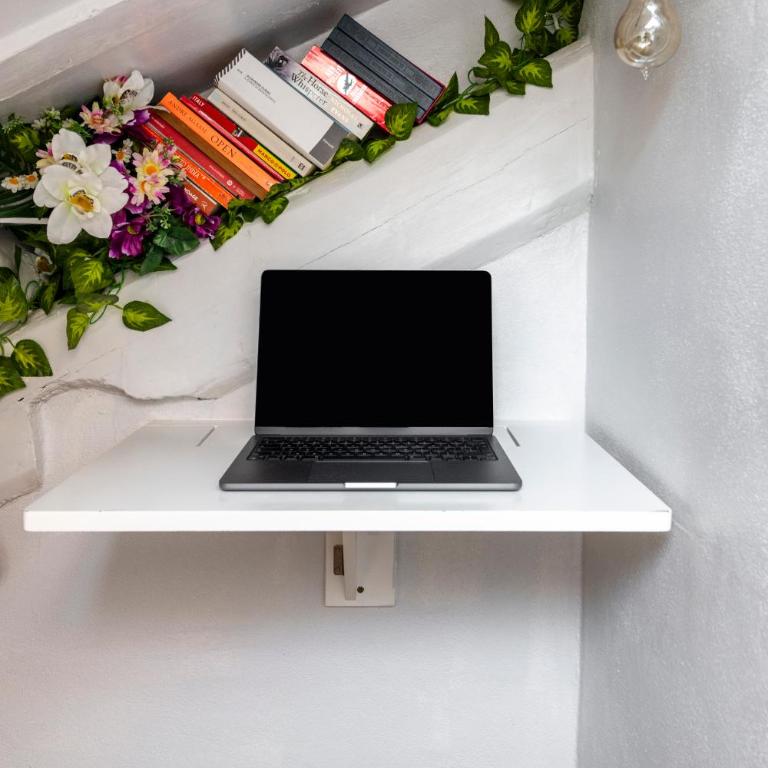 Bright mini studio in the heart of Milan - Camera Matrimoniale Budget con Bagno Privato - 5