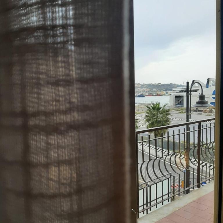BAARIA PORTO rooms - Camera Matrimoniale con Balcone e Vista Mare - 19