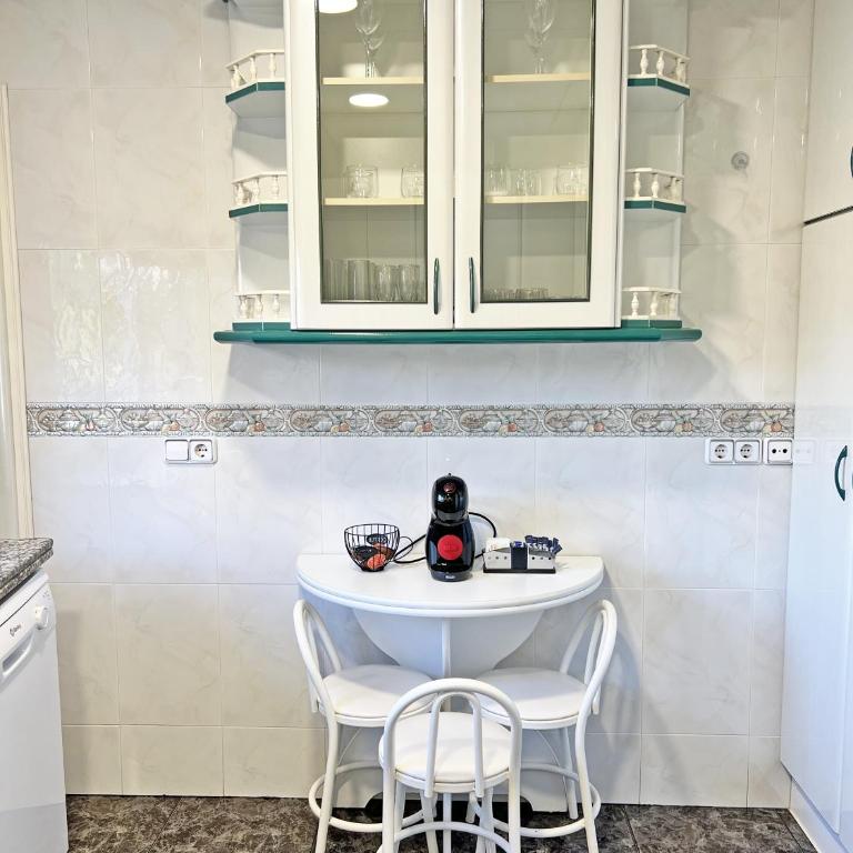 A 100m de la playa. 2 hab. A/C - Apartamento de 2 dormitorios - 14