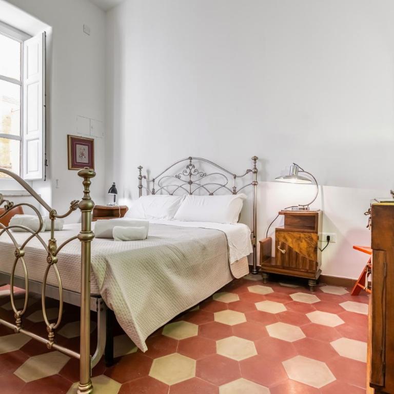 GuestHost - Near Palermo's Historic Heart - Apt with Courtyard - Appartamento con 2 Camere da Letto - 4