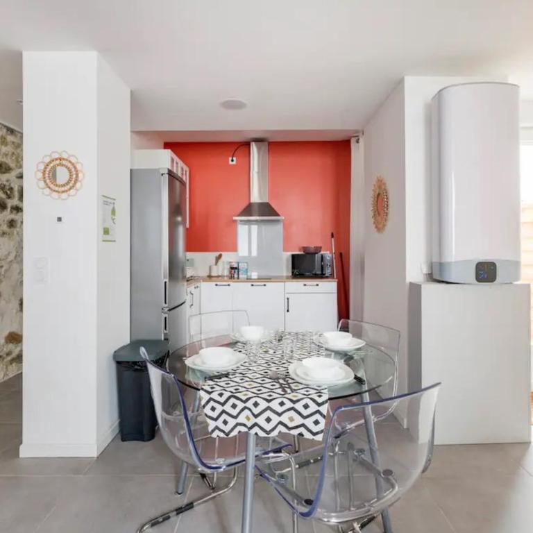 Escapade dans grand T2 de charme avec terrasse - Proche Gare et Centre ville - One-Bedroom Apartment - 1