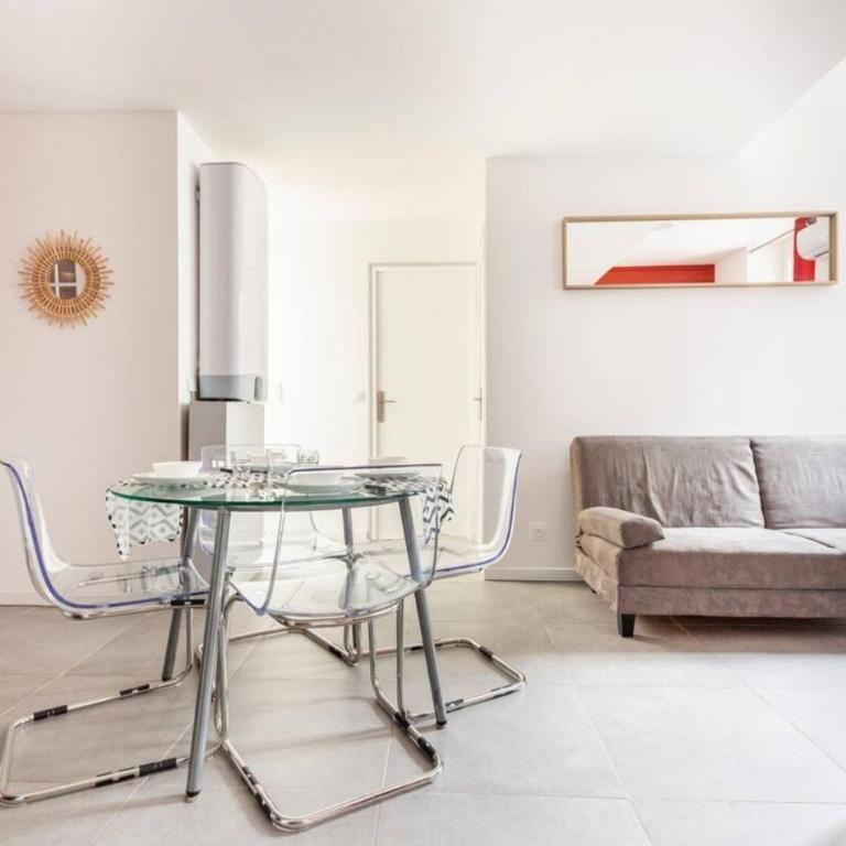 Escapade dans grand T2 de charme avec terrasse - Proche Gare et Centre ville - One-Bedroom Apartment - 37