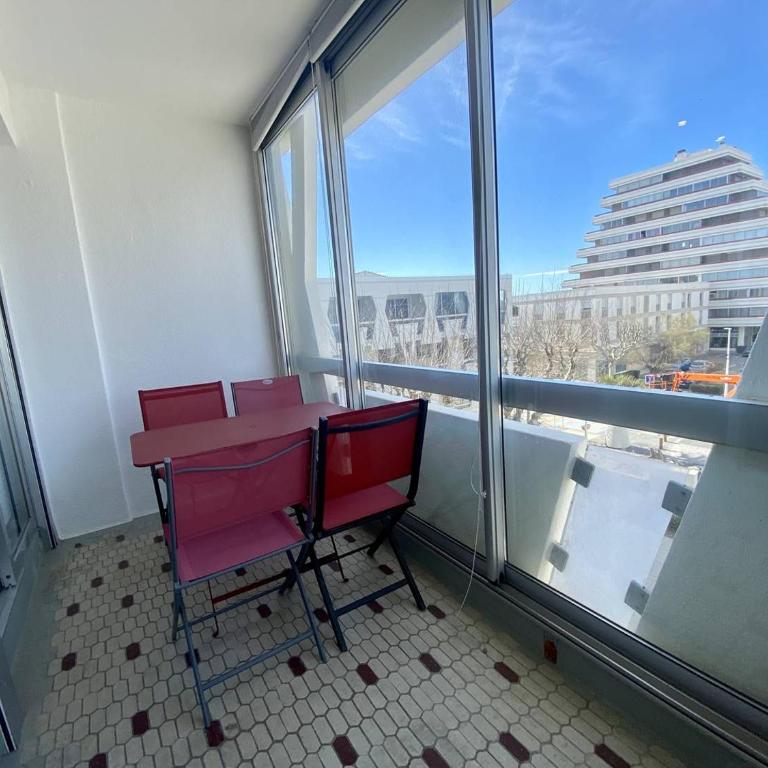 BEL APPARTEMENT CLIMATISE CENTRE VILLE T2 - 4 PERSONNES AVEC LOGGIA VUE SUR MER - Apartment - 13