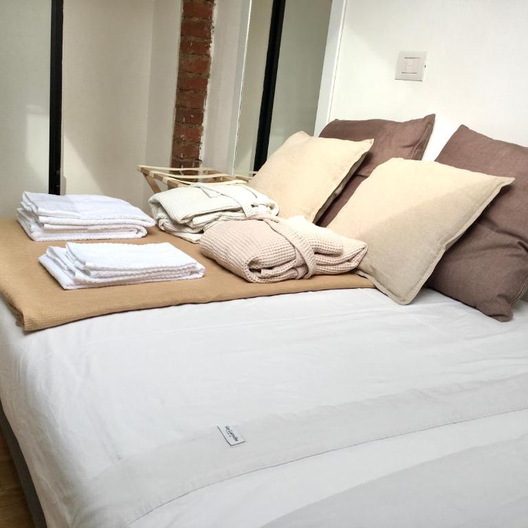 Bright mini studio in the heart of Milan - Camera Matrimoniale Budget con Bagno Privato - 6