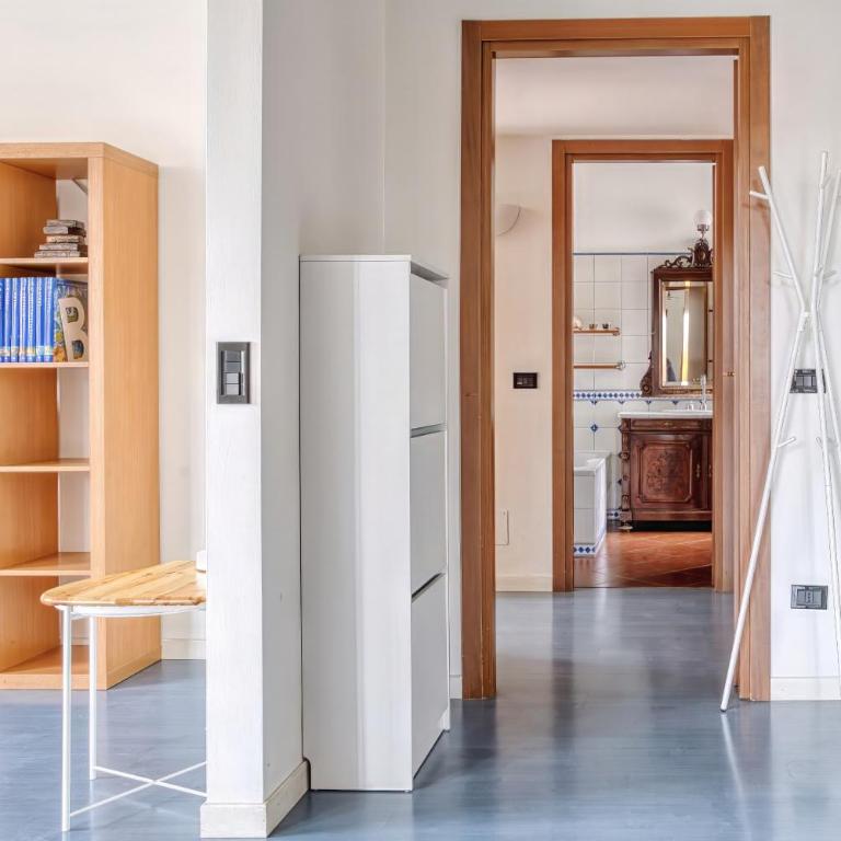Balilla30; Spacious 2 BR APT next to city center - Appartamento con 2 Camere da Letto - 24