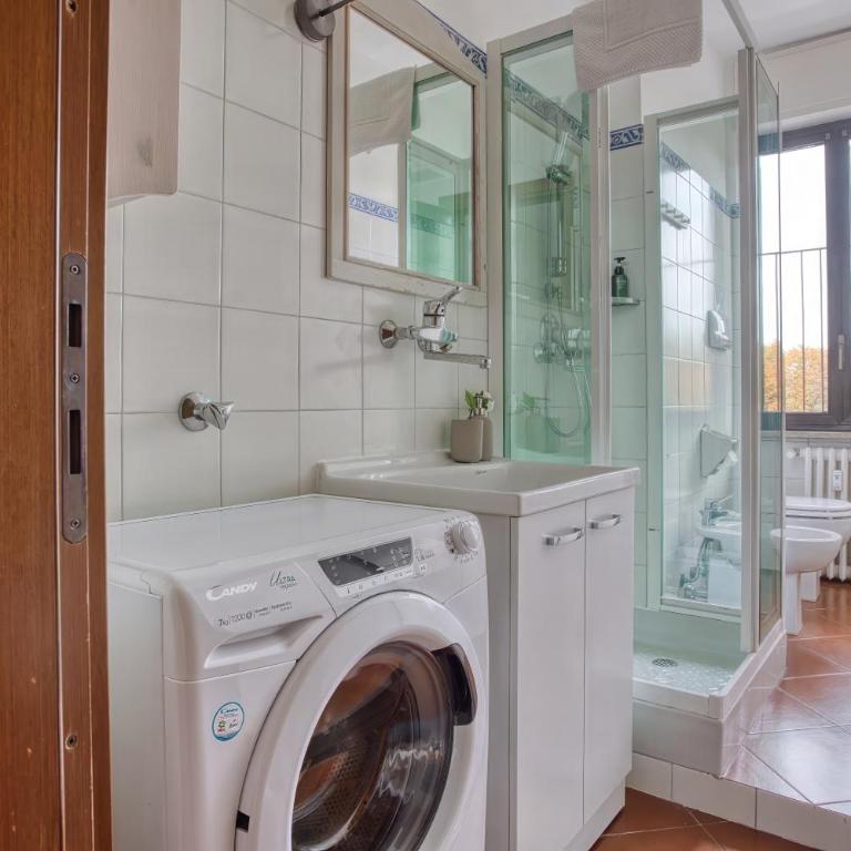 Balilla30; Spacious 2 BR APT next to city center - Appartamento con 2 Camere da Letto - 25