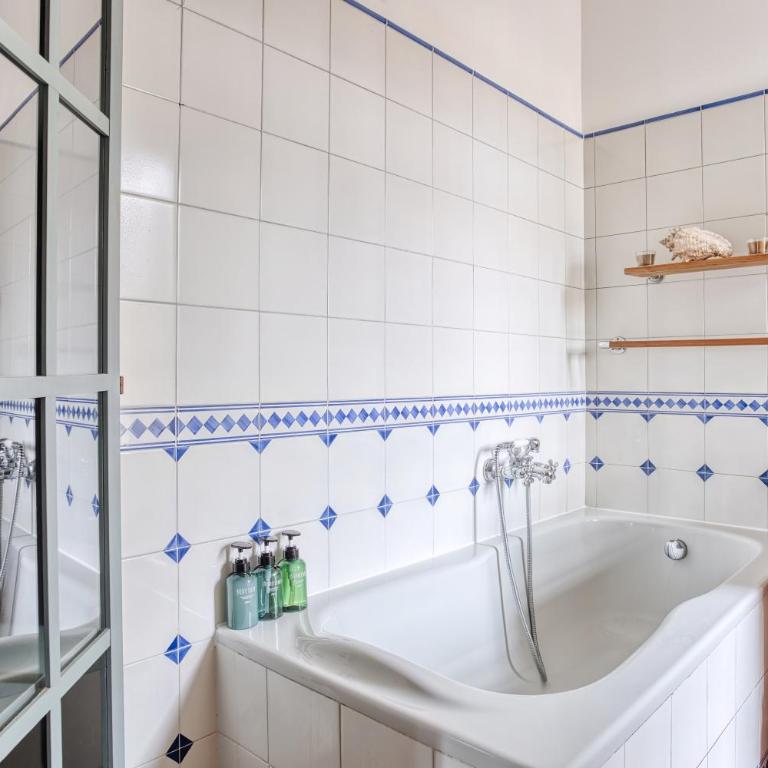 Balilla30; Spacious 2 BR APT next to city center - Appartamento con 2 Camere da Letto - 30