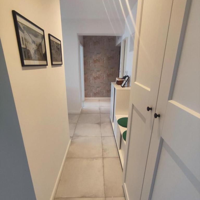 Babalina's Place - One-Bedroom Apartment - 13