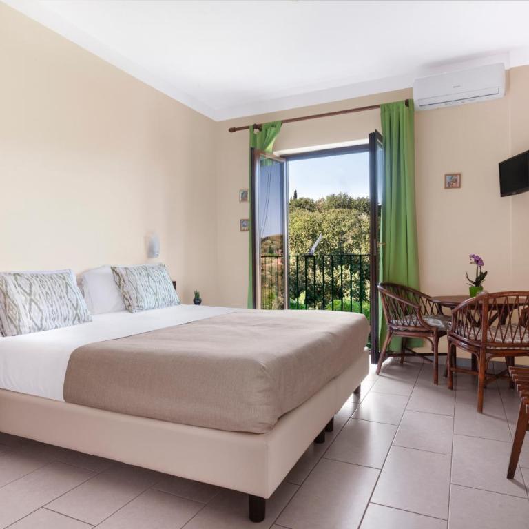 Hotel Desiree - Camera Matrimoniale con Vista Giardino - 1