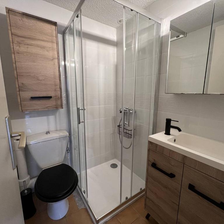Villa T3 avec terrasse, 6 couchages, proche plage et commerces, quartier calme, parking privé - FR-1-81-365 - Villa - 3