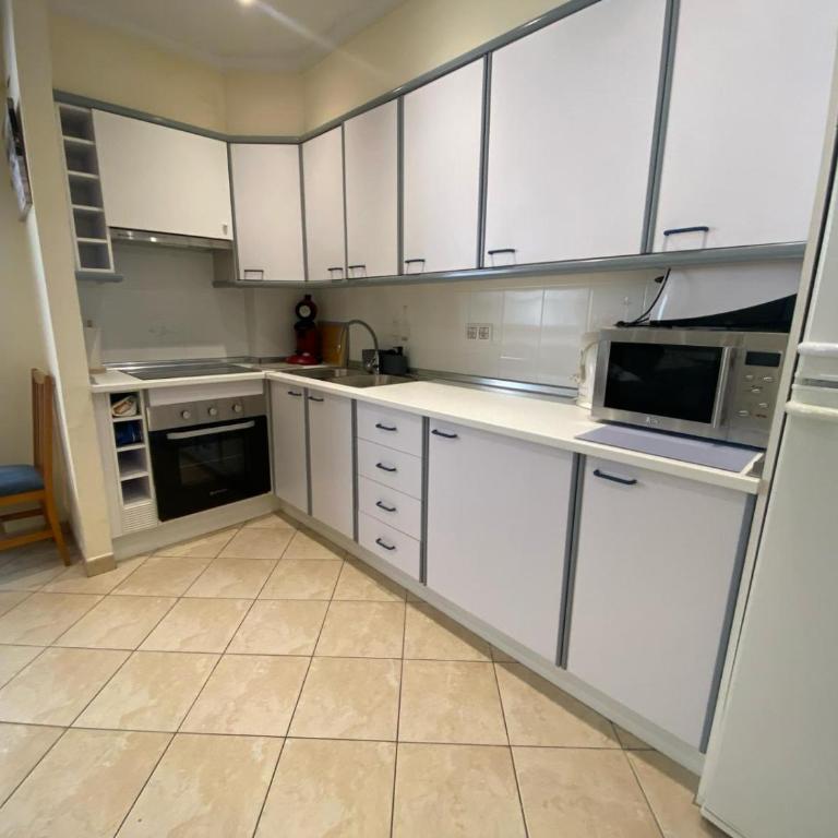 Majestic, a 60 m de la playa y a 100 m del centro de la ciudad - Two-Bedroom Apartment - 8