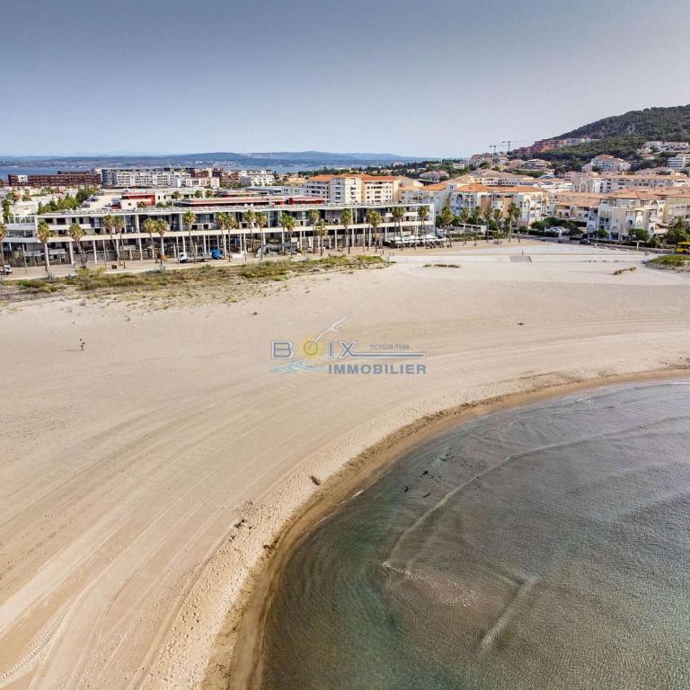 Spacieux T2 avec terrasse et parking à 100m de la plage - FR-1-472-172 - Apartment - 8