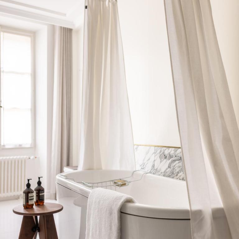 The Hamlet - Luxury Serviced Apartments - Townhouse Two-Bedroom - 6