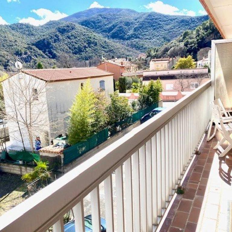 Appartement F2 avec balcon à Amélie-les-Bains - 2 couchages, animaux acceptés, bien équipé - Apartment mit 1 Schlafzimmer - 1