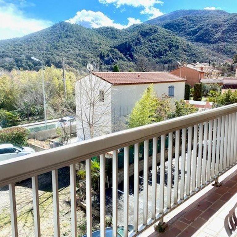 Appartement F2 avec balcon à Amélie-les-Bains - 2 couchages, animaux acceptés, bien équipé - Apartment mit 1 Schlafzimmer - 10