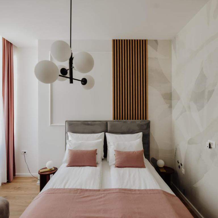 Lux City Apartments & Rooms - Deluks Dvokrevetna Soba sa Bračnim Krevetom - 12