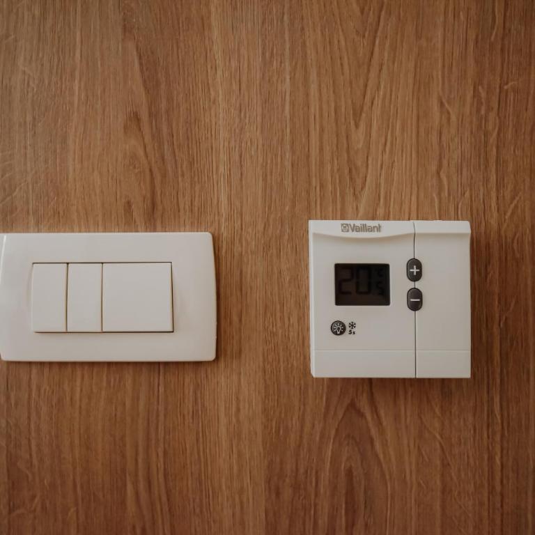 Lux City Apartments & Rooms - Deluks Dvokrevetna Soba sa Bračnim Krevetom - 17