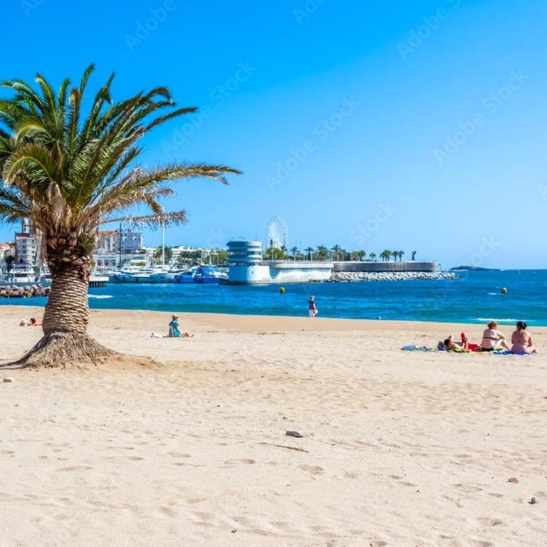 FREJUS PLAGE, 30 mètres de la plage, tout à pieds ! - Studio - 1