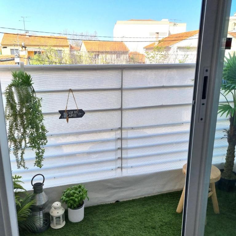FREJUS PLAGE, 30 mètres de la plage, tout à pieds ! - Studio - 15
