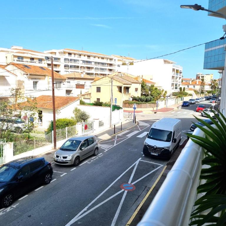 FREJUS PLAGE, 30 mètres de la plage, tout à pieds ! - Studio - 17