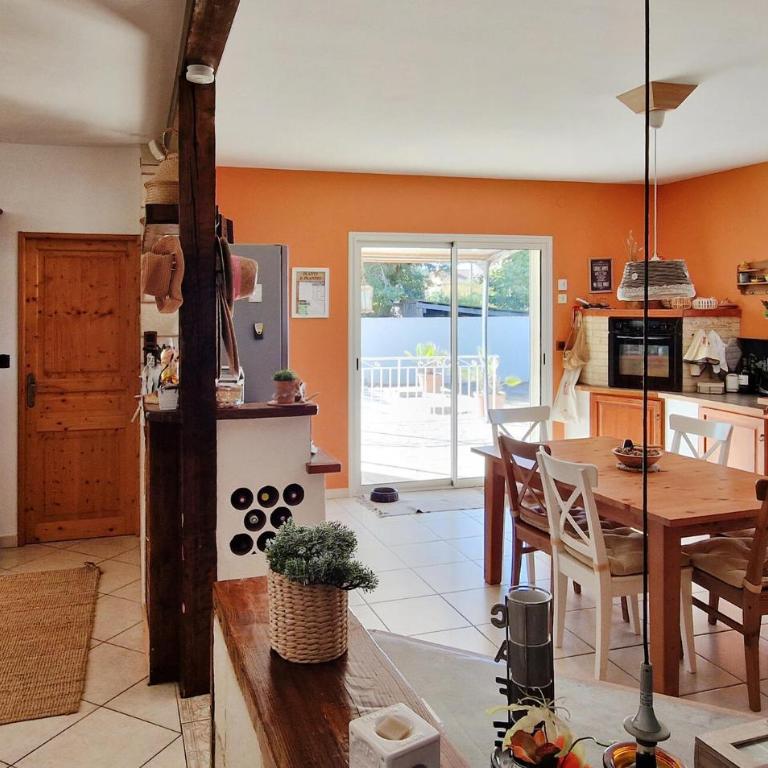 Beautiful Home In Vias - Maison de Vacances 2 Chambres - 4