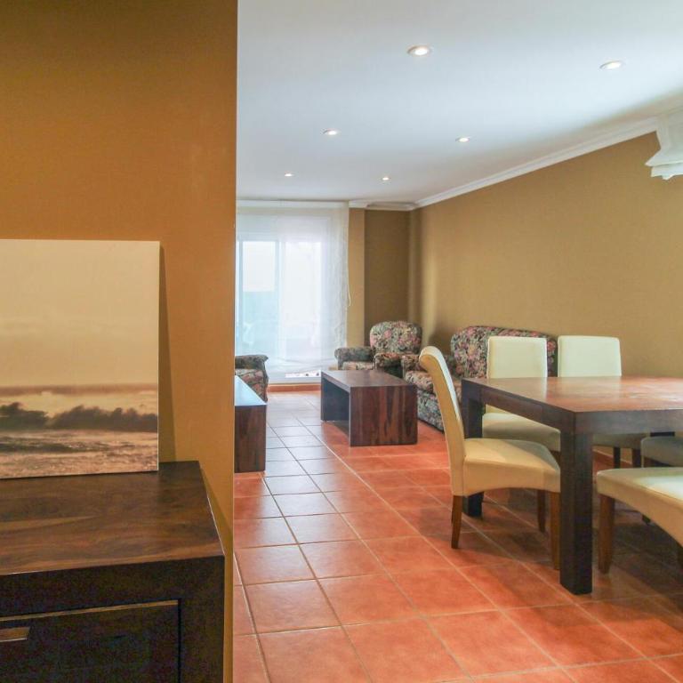 4 Bedroom Pet Friendly Apartment In Estepona - Apartamento con 4 dormitorios - 13