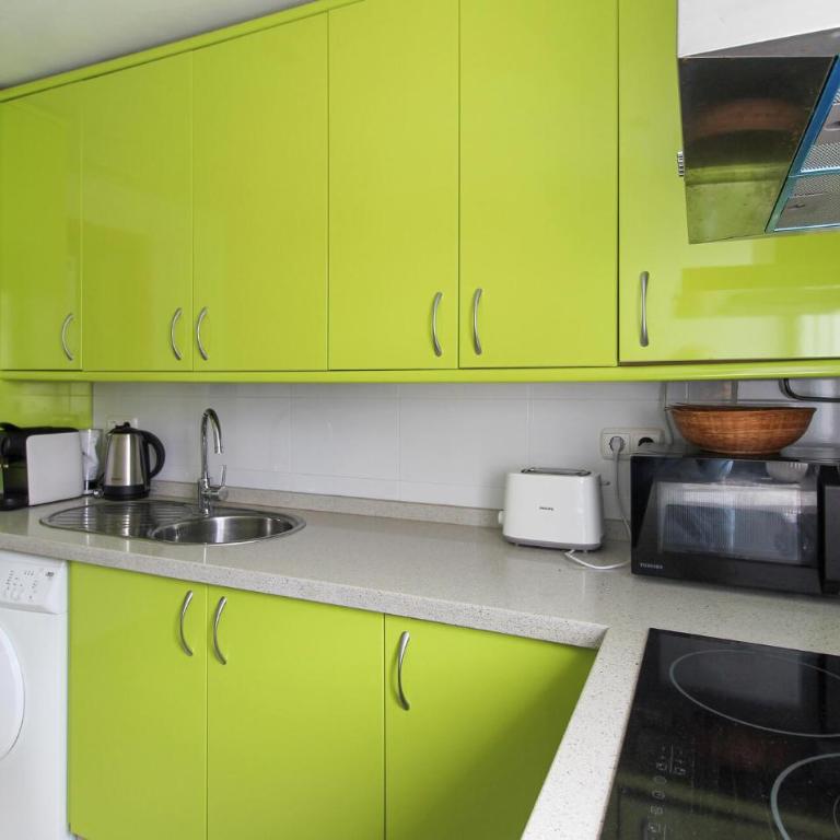 4 Bedroom Pet Friendly Apartment In Estepona - Apartamento con 4 dormitorios - 15