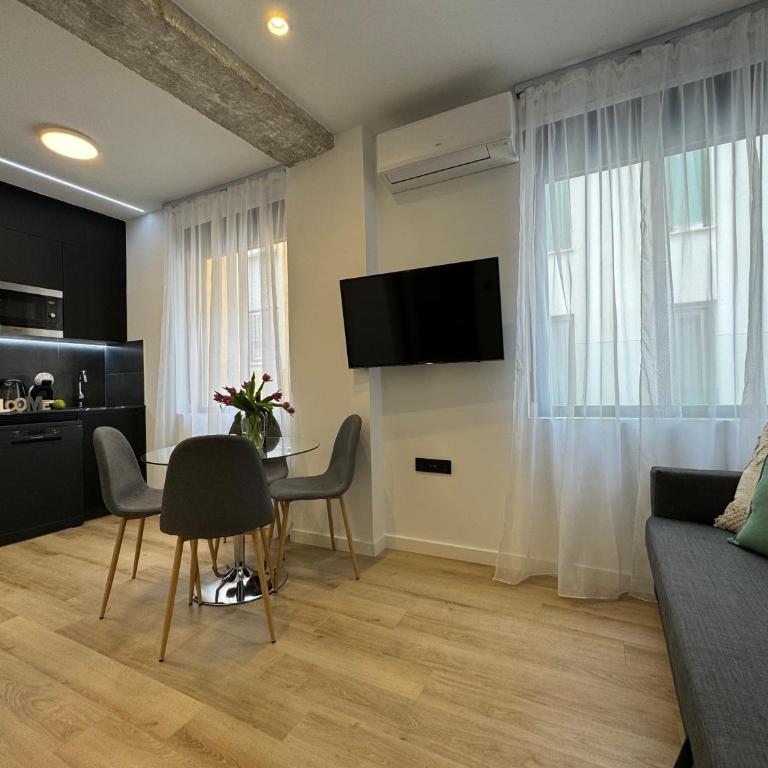 Apart-hotel Happy Life - Studio Apartment - 4