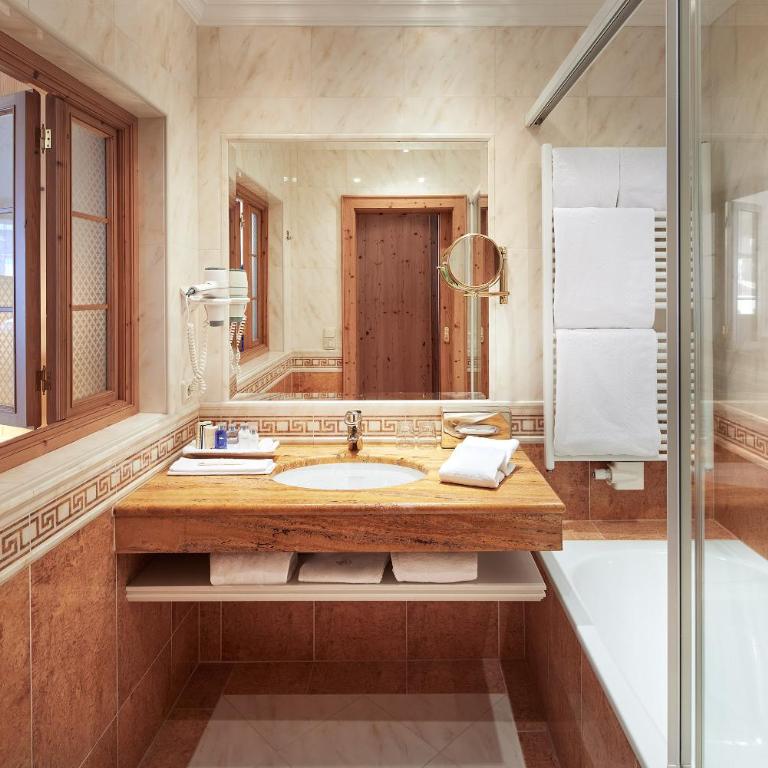 Salzburgerhof, das 5-Sterne Hotel von Zell am See - Deluxe Doppelzimmer mit Gartenblick - 3