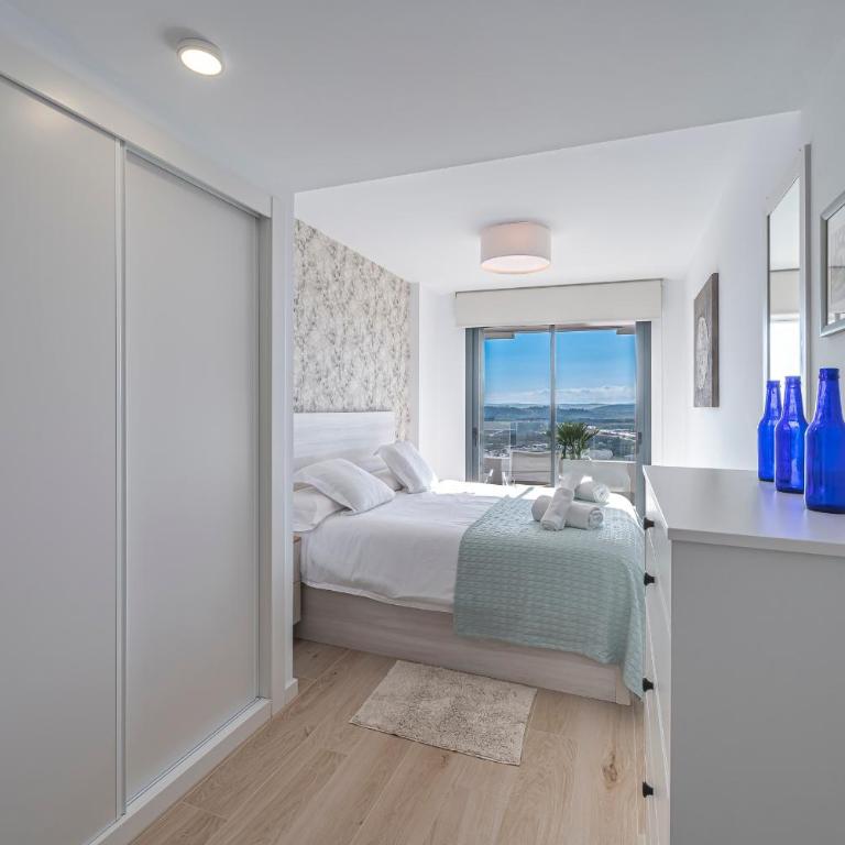 One80 Residences New corner Apartment with amazing sea view to Gibraltar & Africa - Apartamento de 3 dormitorios - 2