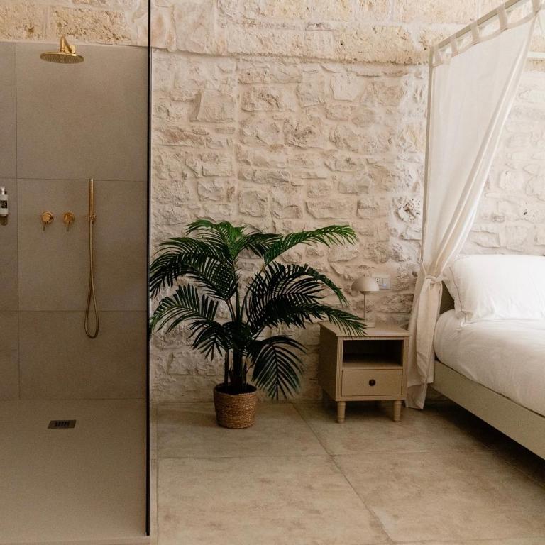 Aurluna Luxury Suites - Suite with Hot Tub - 4