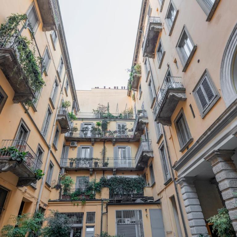 Bright mini studio in the heart of Milan - Camera Matrimoniale Budget con Bagno Privato - 9