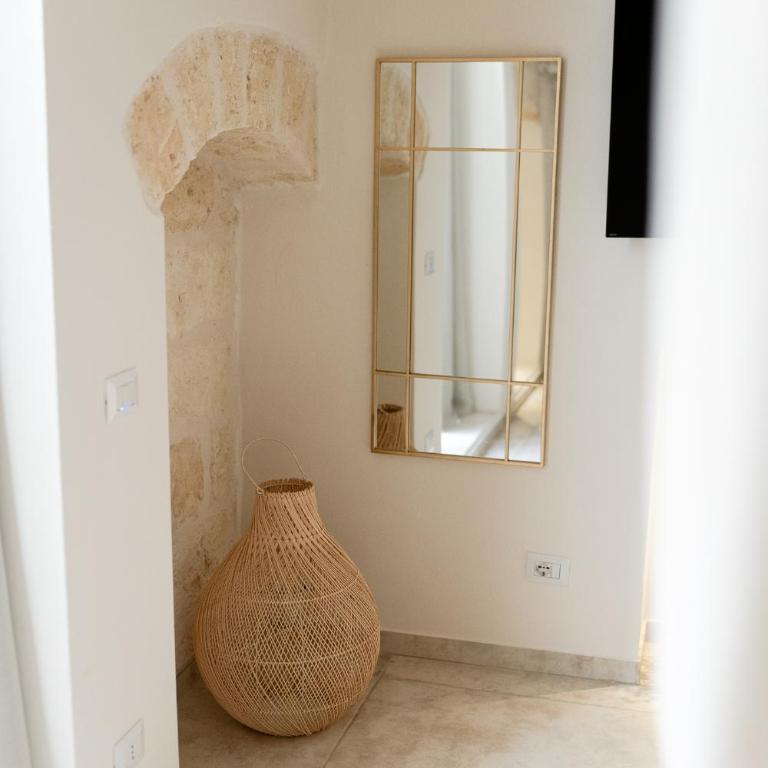 Aurluna Luxury Suites - Suite with Hot Tub - 6