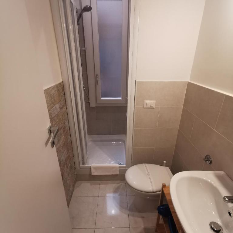 La Finestra Sul Mondo B&B - Camera Doppia con Letti Singoli con Bagno Privato Esterno - 5