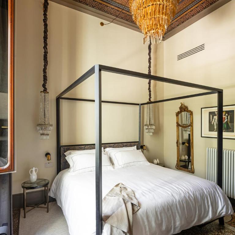 This Time Tomorrow in Florence - Two-Bedroom Deluxe Apartment with Balcony - 5