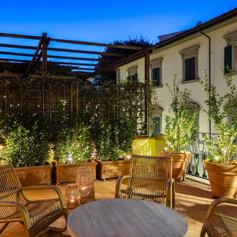 This Time Tomorrow in Florence - Two-Bedroom Apartment with Balcony and Terrace - 3