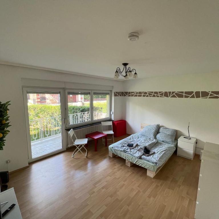 Privatzimmer nähe Residenz und Innenstadt - Vierbettzimmer mit Balkon - 7