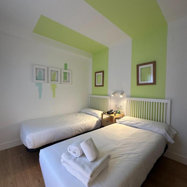 Hotel Virgen de Covadonga - Habitación Doble - 2 camas - 12