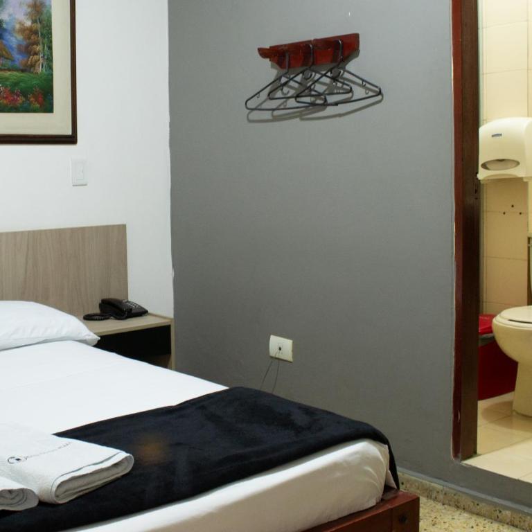 Hotel Caldas Plaza - Standard Single Room - 10