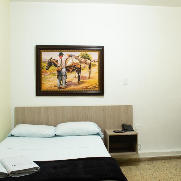 Hotel Caldas Plaza - Standard Single Room - 8