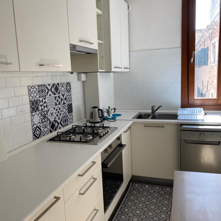 Ve-Nice Rialto Apartment - Appartamento con 3 Camere da Letto - 13