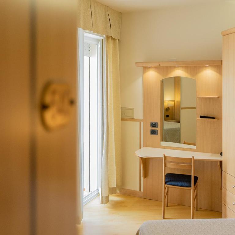 Hotels Vidi Miramare & Delfino - Double Room with Lateral Sea View - 22